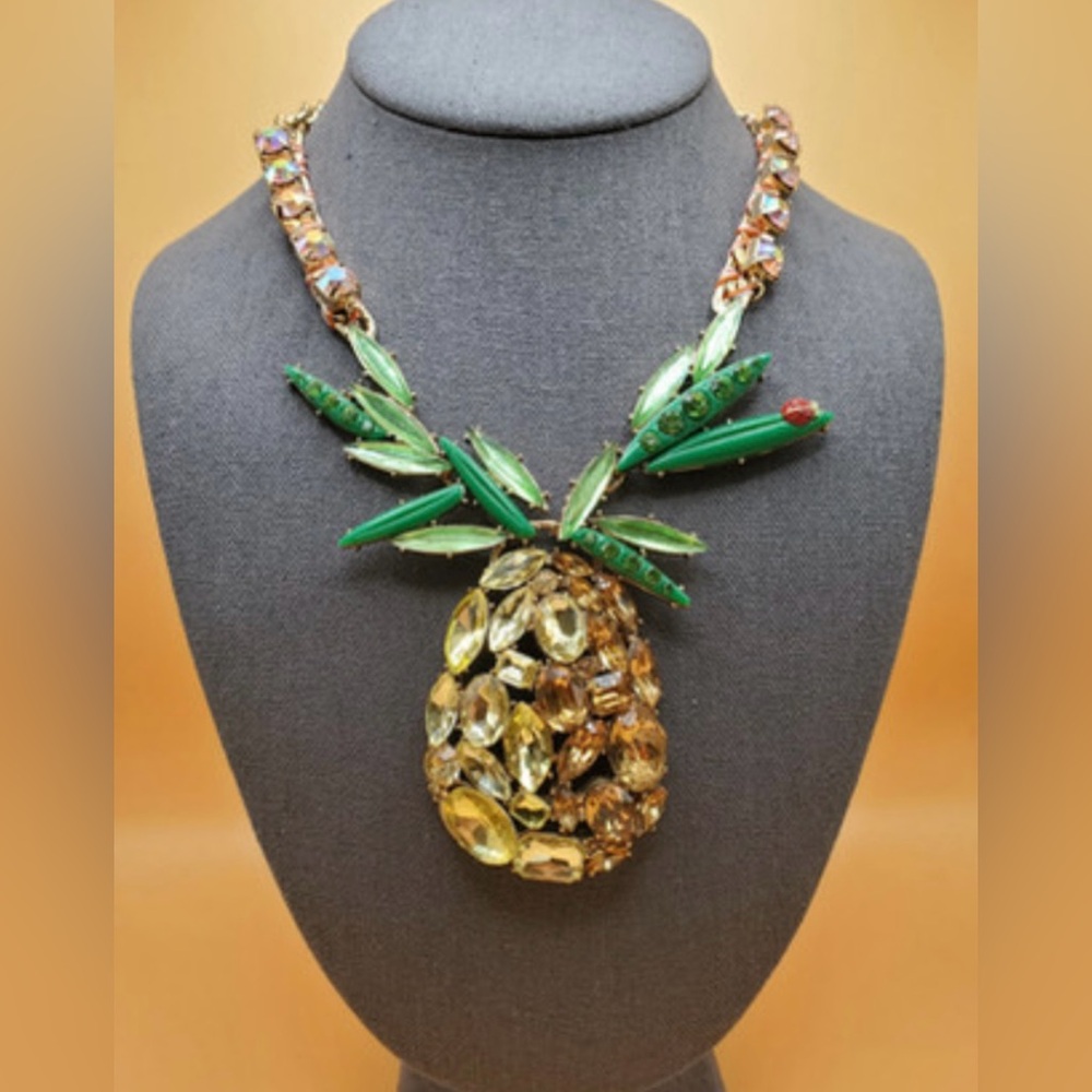 BETSEY JOHNSON Limited Edition RARE Oversized Pineapple Necklace & Earrings NWT - Picture 3 of 16